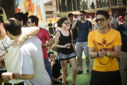 Un grupo de j&oacute;venes en el Festival S&oacute;nar.