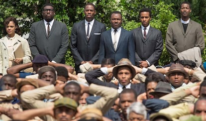 Selma (2014)

Con gran controversia en la carrera de los Oscar de 2014 (la directora, Ava DuVernay, no alcanzó la lista de nominados a mejor dirección), esta cinta captura con realismo cómo se desarrolló la marcha de Selma a Montgomery (Alabama) en e 1965, liderada por Martin Luther King.