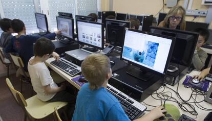 Alumnos en un colegio de Barcelona. 