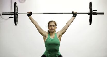 La práctica del crossfit se basa en la suma de ejercicios de fuerza y resistencia cardiovascular.