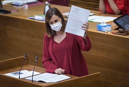 La nueva portavoz del grupo popular en las Cortes valencianas, María José Catalá, durante su intervención en el debate sobre el estado de la Comunidad.