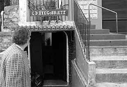 Entrada de la sociedad gastronómica Ategorrieta, en San Sebastián.