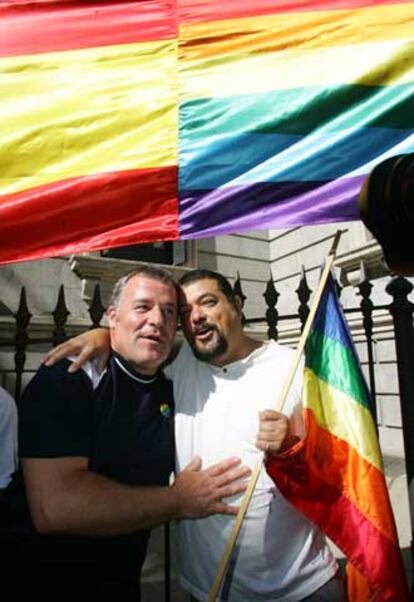 Celebración ante el Congreso, el jueves, de la aprobación de la ley.