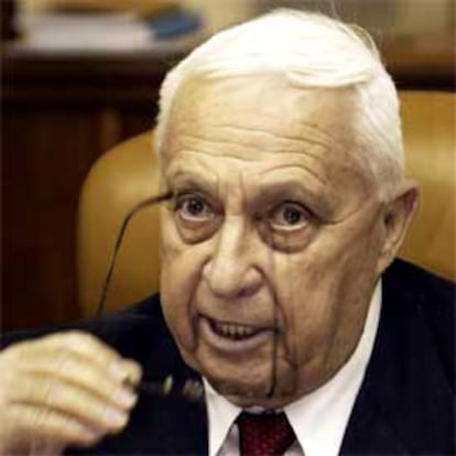 Ariel Sharon, hoy, durante la reunión semanal de su Gabinete.