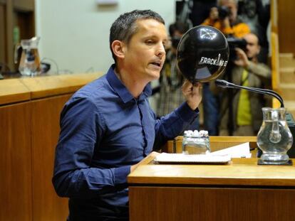 Dani Maeztu, durante una intervención en el Parlamento vasco.