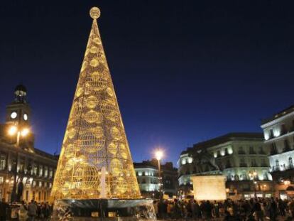 Encendido del tradicional &aacute;rbol de Navidad de la Puerta del Sol de Madrid.