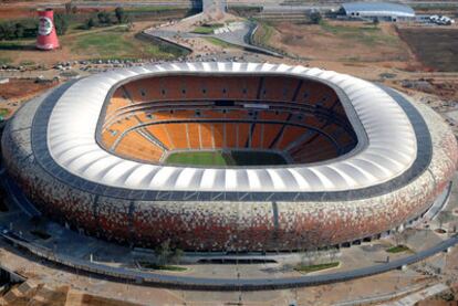 Vista aérea del estadio Soccer City de Johanesburgo, donde se disputará la final mundialista.