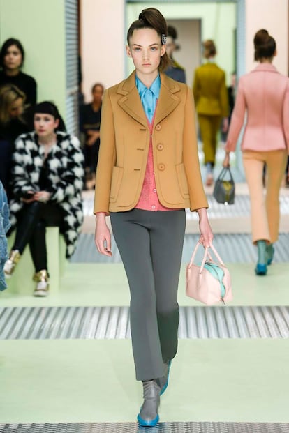 desfile prada milan atoño 2015