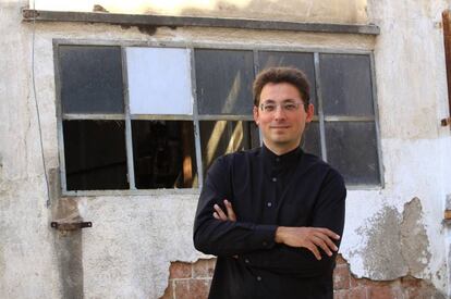 Jordi Masó captiva, encanta i entreté, com si una de les seves preocupacions fos que cap lector deserti de les seves pàgines.