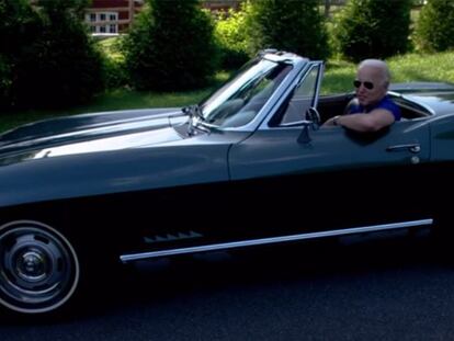 Biden hace campaña en su Corvette de colección