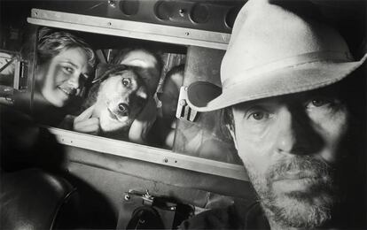 A partir de 1986, Ryan Weideman começou a sair em algumas de suas fotos