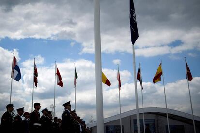 Personal militar durante la ceremonia de apertura de la cumbre de la OTAN, en Bruselas.