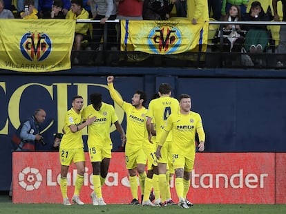 Dani Parejo celebra el primer gol del Villarreal ante la Real Sociedad este domingo.