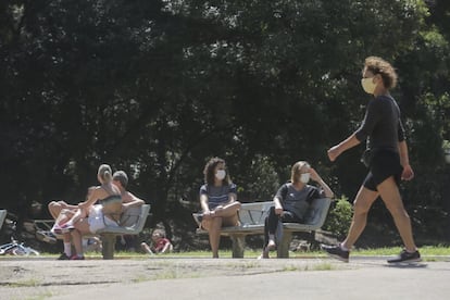 Na sexta-feira Santa, apesar de o Estado de São Paulo estar em quarentena, ruas, ciclovias e praças ficaram cheias de pessoas realizando atividades físicas.