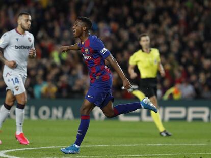 Ansu Fati celebra el primer gol del Barcelona ante el Levante. 