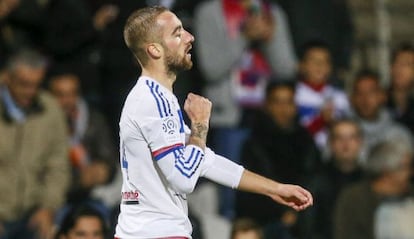 Sergi Darder celebra un gol del Lyon.