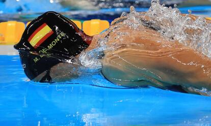 Mireia Belmonte nada en 200 mariposa.