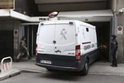 Llegada a la Audiencia Nacional procedente de Alicante del furgón de la Guardia Civil con varios de los detenidos por el caso CAM: