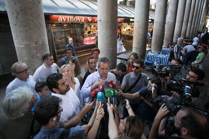 Joaquim Forn (CDC) en una atención a los medios este viernes.