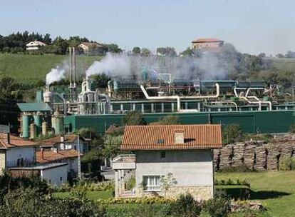 Imagen de la empresa Finsa Inama, ubicada en Muxika, a la entrada de Urdaibai.