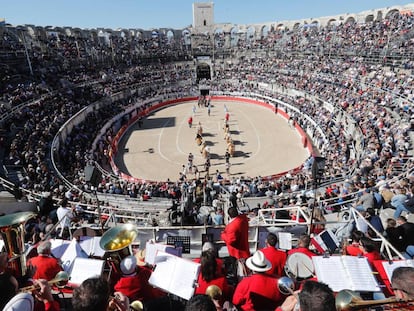 Paseíllo en la plaza de toros de Arles.