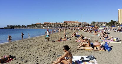 Vista de la Playa de los Cristianos, al sur de Tenerife.