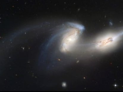 Dos galaxias cercanas a una colisión, tomadas por el telescopio Hubble, en 2002.
