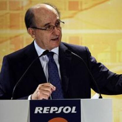 La caída del beneficio amenaza con recortar el dividendo de Repsol