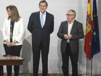 Foto del &uacute;ltimo acuerdo firmado por Gobierno, patronal y sindicatos en materia de empleo el pasado 17 de diciembre.