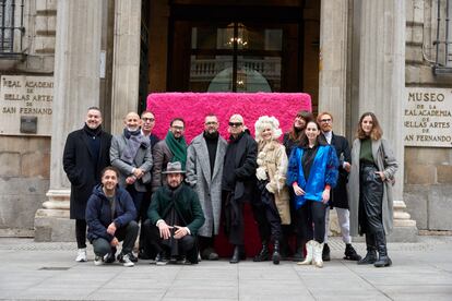 Foto de familia de los diseñadores e impulsores de Madrid es Moda, en el evento inaugural celebrado en Madrid el 9 de febrero.