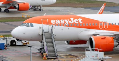 Aviones de EasyJet en el aeropuerto londinense de Luton.