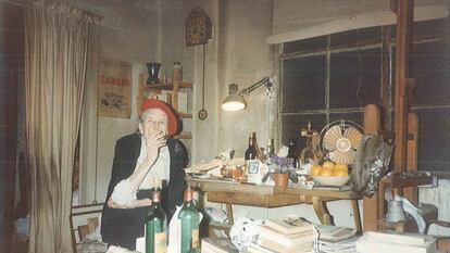 La artista Beppo, en su estudio de Madrid, en octubre de 1988.