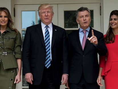 Melania e Donald Trump, ao lado de Mauricio Macri e a mulher, Juliana Awada, na quinta-feira na Casa Branca.