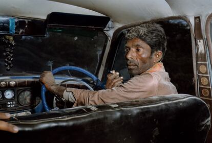 'Taxi Driver, Kutch, Gujarat' (1984). Del libro 'In India', publicado por Steidl.