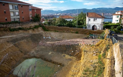 Situación de las obras de construcción de viviendas en el lugar de una antigua casa solariega en Getxo.