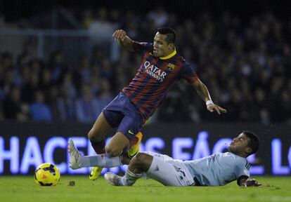 Rafinha entra a Alexis.