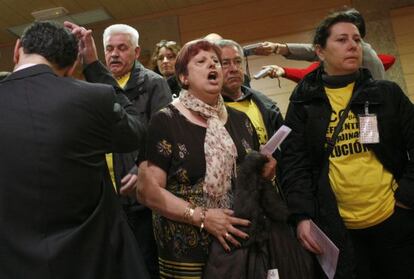 Afectados por las preferentes esta man&ntilde;ana en el Parlamento