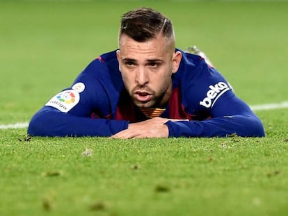 Alba, durante el encuentro ante el Madrid. 