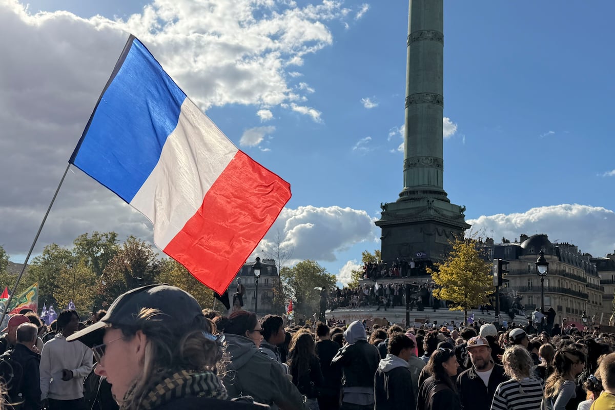 Protests and debt worries push up France’s borrowing costs