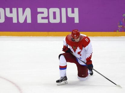 El ruso Yevgeni Malkin se lamenta tras la derrota.