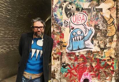 Liniers com Olga, personagem de 'Macanudo'