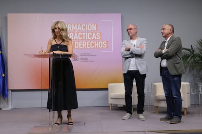 Yolanda Díaz, Unai Sordo y Pepe Álvarez, durante la presentación del Estatuto del Becario.