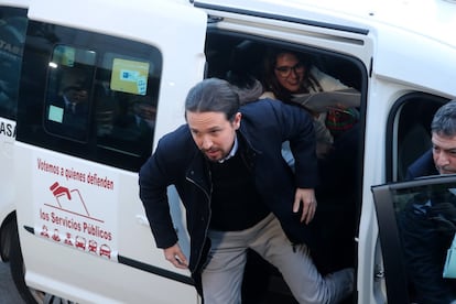 Tras Albert Rivera, el candidato de Unidas Podemos, Pablo Iglesias, ha sido el segundo en llegar a los estudios de Atresmedia, a dónde se ha desplazado en taxi.