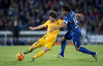 Sergi Roberto, ante Pedro Le&oacute;n (Getafe).