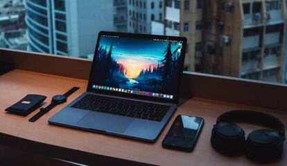 Portátil MacBook en una mesa