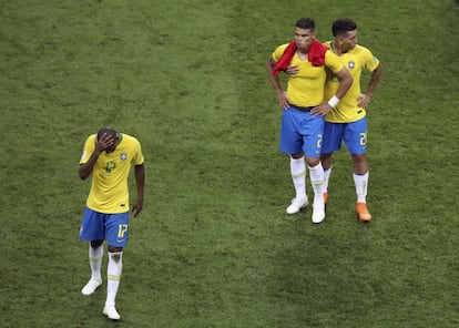 Fernandinho, Thiago Silva and Roberto Firmino, tras la eliminación. 