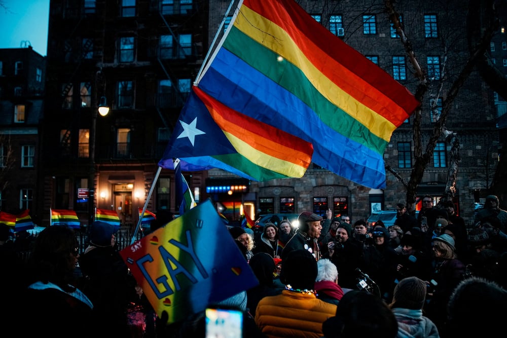 La Administración de Trump retira la bandera LGTBIQ+ del Monumento ...