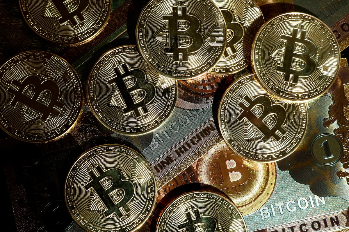 El bitcoin marca un nuevo récord y poco después lo borra con una fuerte  caída | Criptoactivos | Cinco Días
