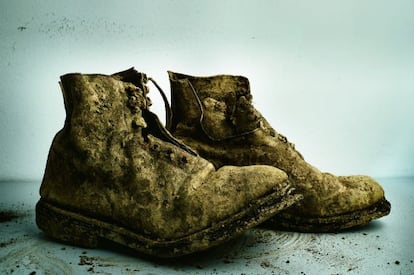 Botas de un fusilado del franquismo recuperadas de una fosa común en 2010.