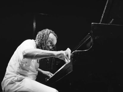 Cecil Taylor, durante una actuación en Ámsterdam en 1988.
 